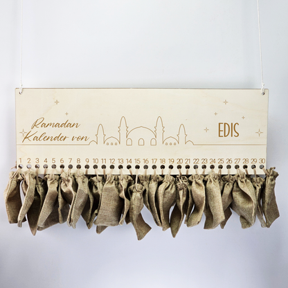 Personalisierter Ramadan Kalender aus Holz – 30 Tage Ramadankalender zum Befüllen | Mit Namen | Ramadan Geschenk für Kinder | Bayram / Eid Deko (Moschee 2)