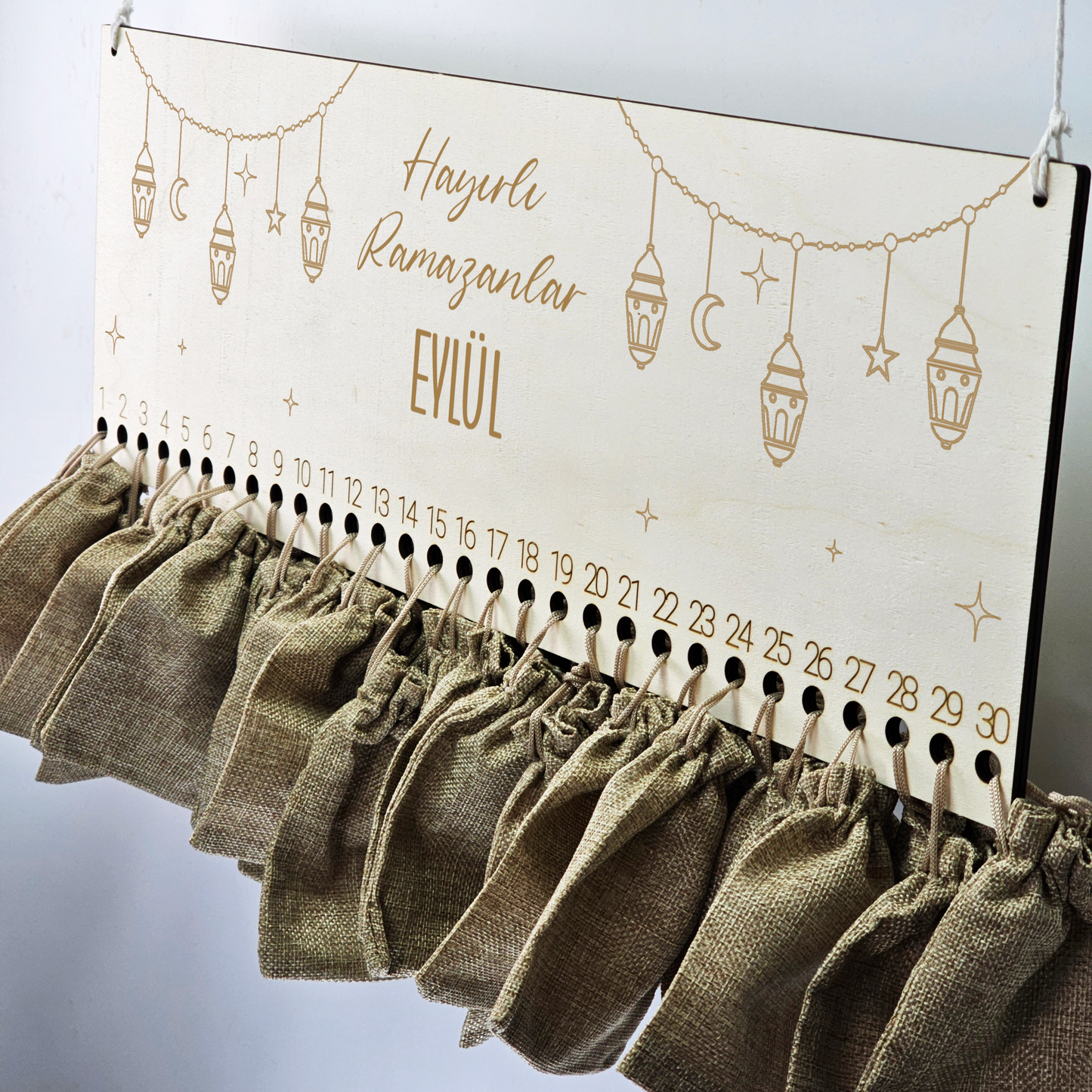 Personalisierter Ramadan Kalender aus Holz – 30 Tage Ramadankalender zum Befüllen | Mit Namen | Ramadan Geschenk für Kinder | Bayram / Eid Deko (Girlande)