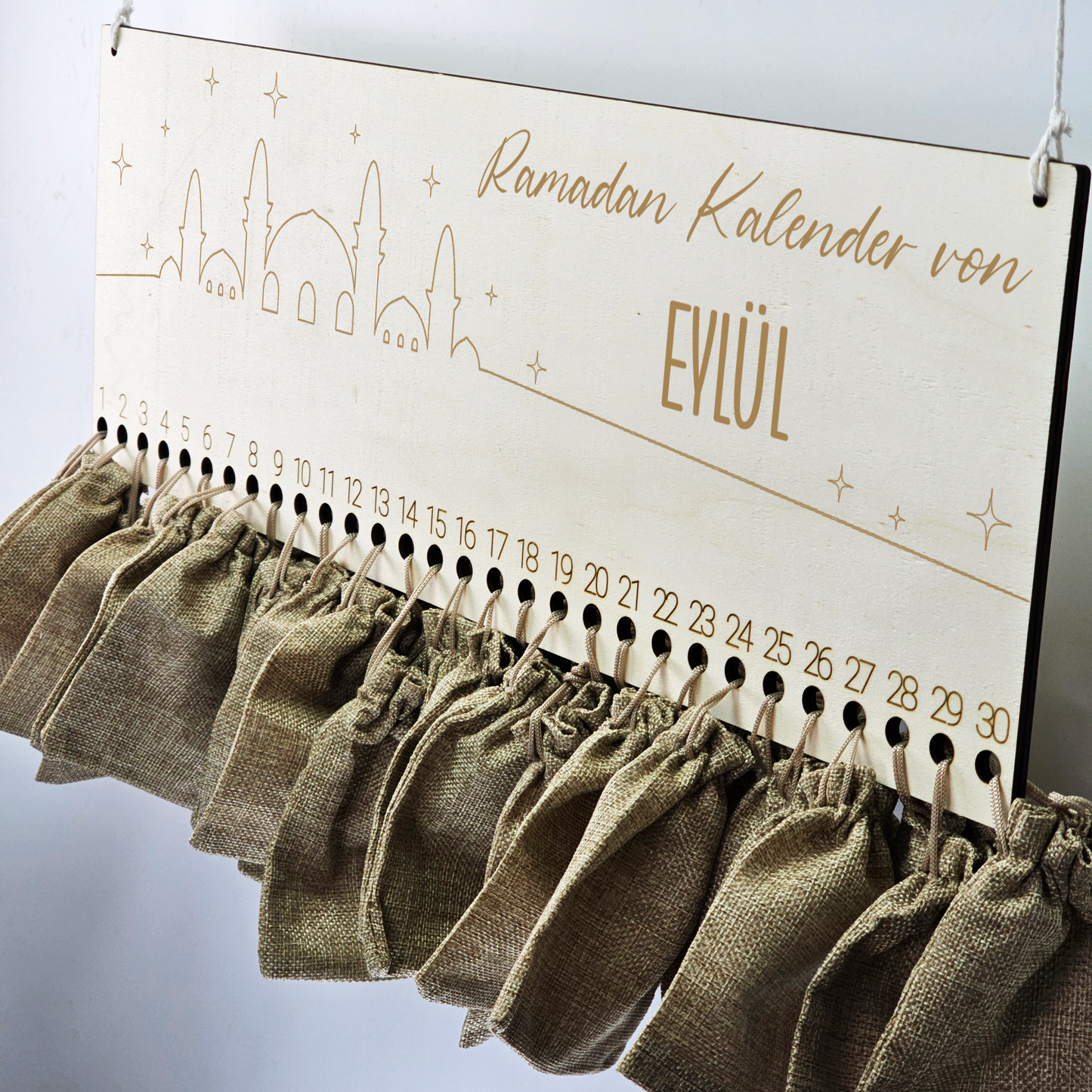 Personalisierter Ramadan Kalender aus Holz – 30 Tage Ramadankalender zum Befüllen | Mit Namen | Ramadan Geschenk für Kinder | Bayram / Eid Deko (Moschee 3)
