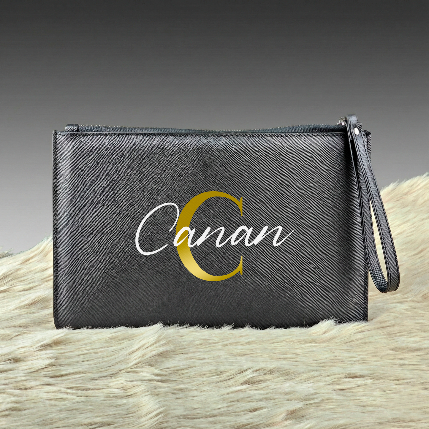 Personalisierte Kosmetiktasche in Lederoptik | Elegante Accessoire- & Abendtasche mit Namen | Schwarz mit Trageschlaufe