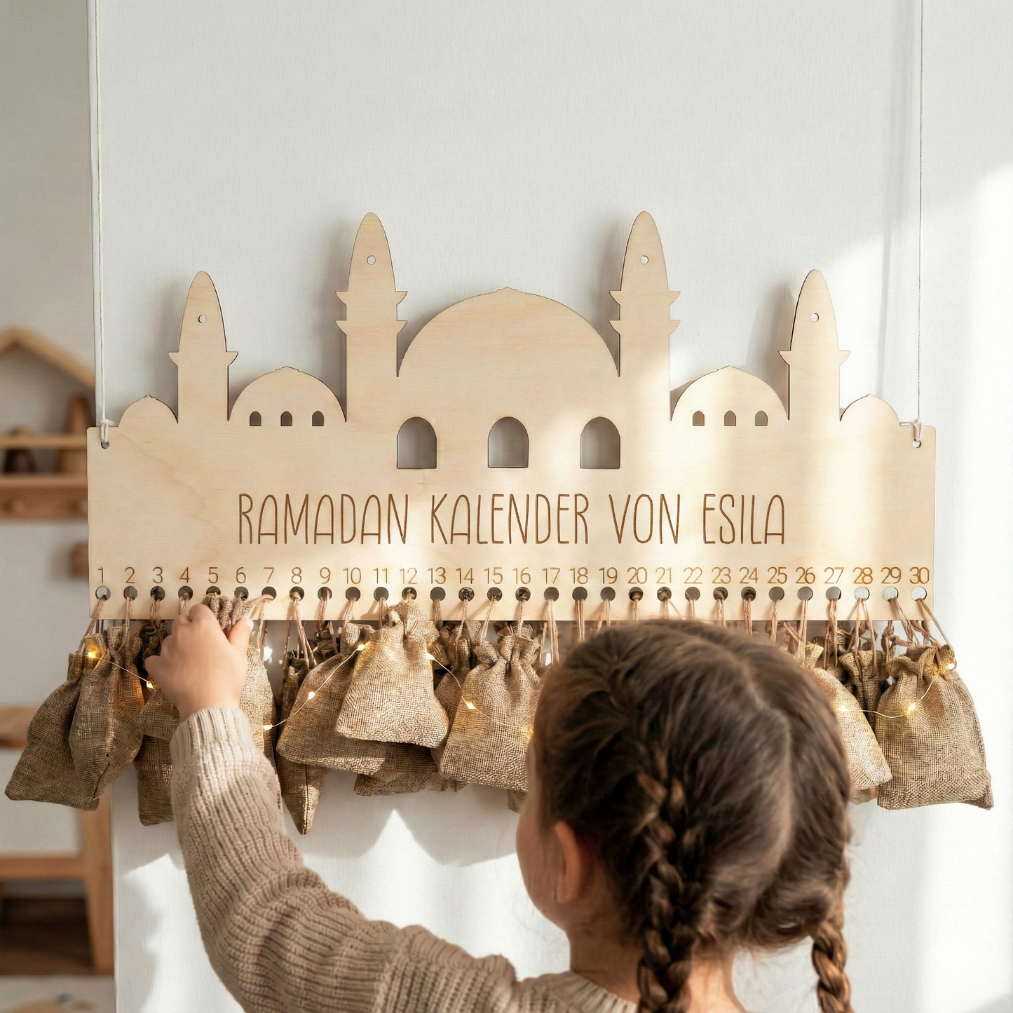 Personalisierter Ramadan Kalender aus Holz – 30 Tage Ramadankalender zum Befüllen | Mit Namen | Ramadan Geschenk für Kinder | Bayram / Eid Deko (Moschee 4)