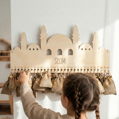 Personalisierter Ramadan Kalender aus Holz – 30 Tage Ramadankalender zum Befüllen | Mit Namen | Ramadan Geschenk für Kinder | Bayram / Eid Deko (Moschee 4)