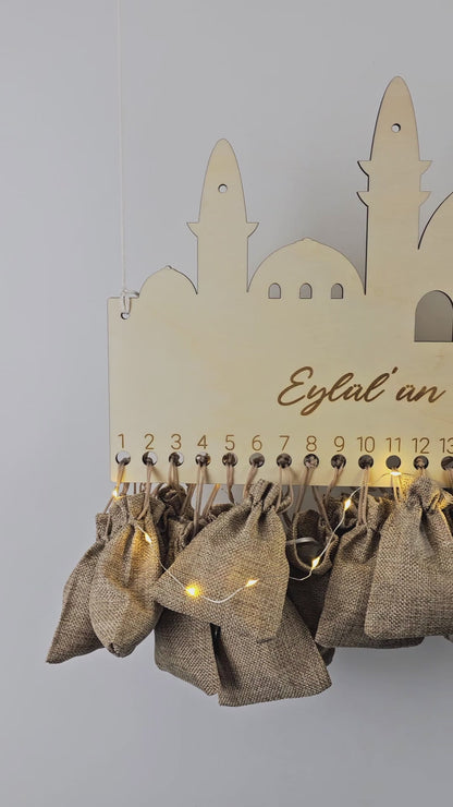Personalisierter Ramadan Kalender aus Holz – 30 Tage Ramadankalender zum Befüllen | Mit Namen | Ramadan Geschenk für Kinder | Bayram / Eid Deko (Moschee)