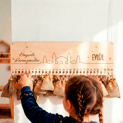 Personalisierter Ramadan Kalender aus Holz – 30 Tage Ramadankalender zum Befüllen | Mit Namen | Ramadan Geschenk für Kinder | Bayram / Eid Deko (Moschee 2)