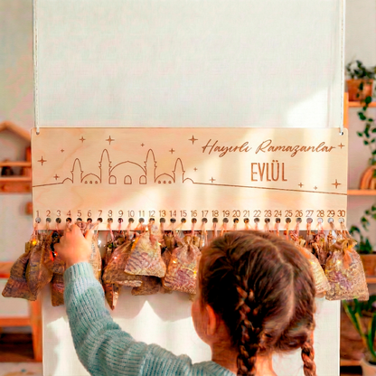 Personalisierter Ramadan Kalender aus Holz – 30 Tage Ramadankalender zum Befüllen | Mit Namen | Ramadan Geschenk für Kinder | Bayram / Eid Deko (Moschee 3)
